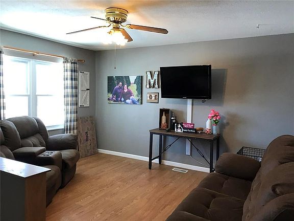 5th image of 2408 Beechwood Blvd