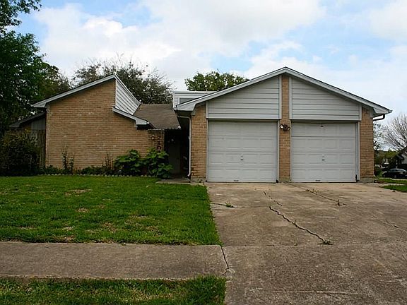 3rd image of 7102 Longvine Dr