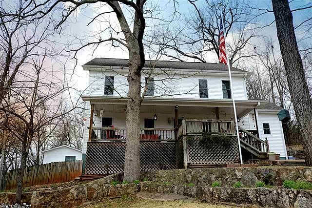 1st image of 703 Horn St