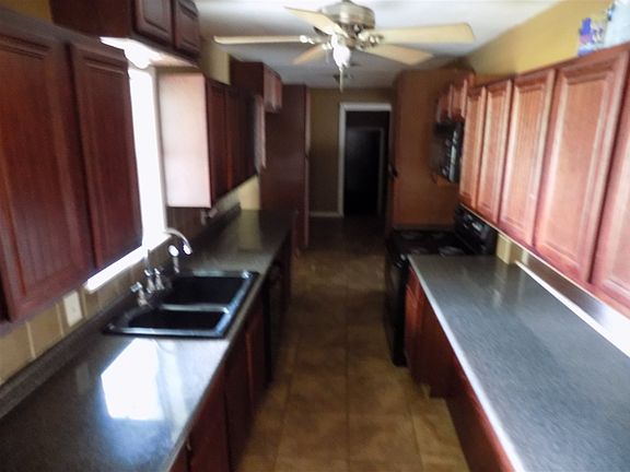 5th image of 823 Noel Dr
