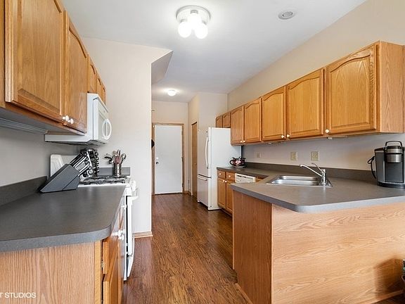 4th image of 920 Foxwood Ct