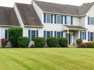 321 Martingale Cir, Coatesville, PA 19320