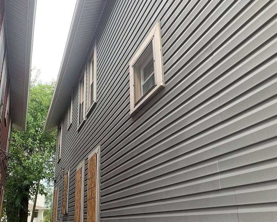 2nd image of 827-829 Lilley Ave