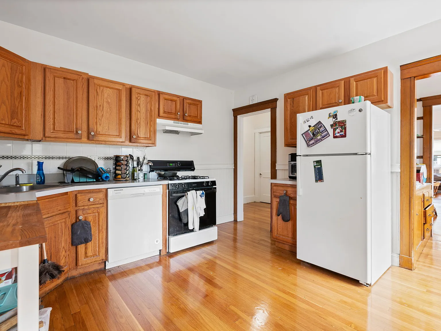 4 bed, 9999 sqft, $4,600 — Photo 4