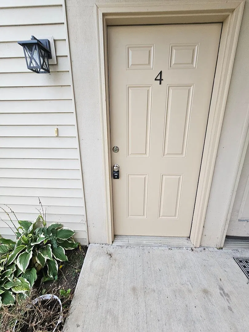 1021 Minns Drive — Photo 2