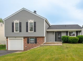128 E Sherman St, Bartlett, IL 60103