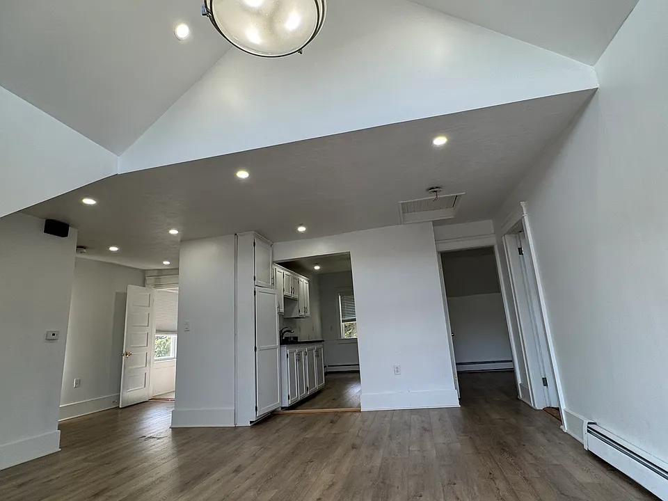 886 Grafton St #2