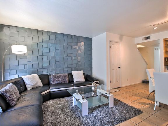 3rd image of 1063 Summershore Ct