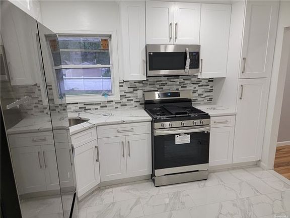 3rd image of 103 Jacqueline Ln