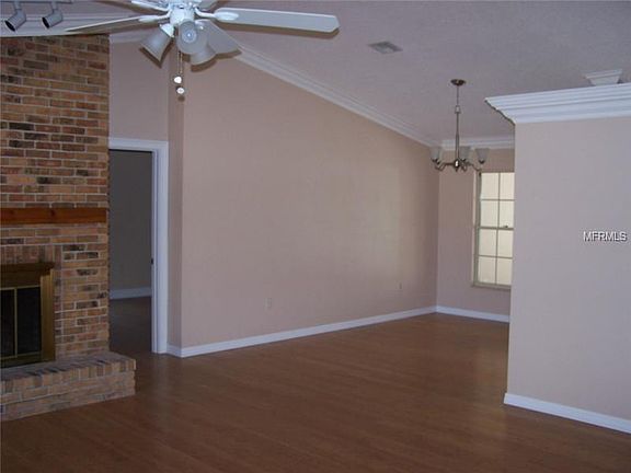 5th image of 406 Blueberry Dr