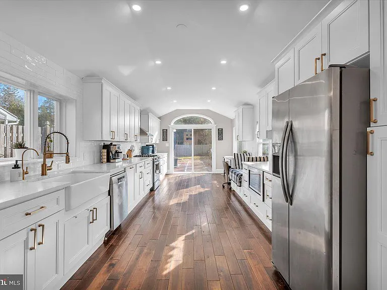 406 Kings Hwy E — Photo 10