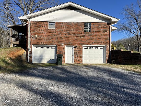 3rd image of 922 Jersey Dr