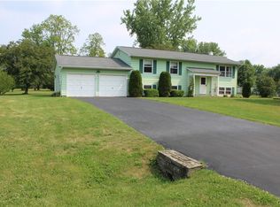 15 Meadow Dr, Freeville, NY 13068