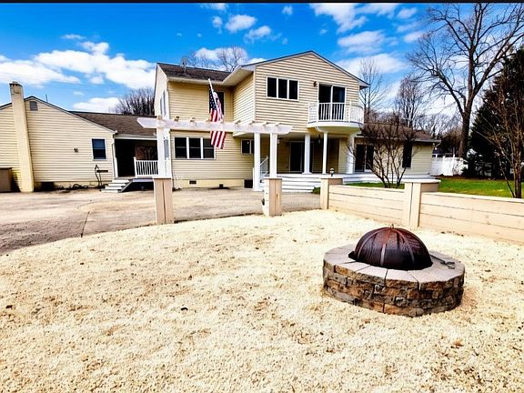 5th image of 7809 Locust Wood Rd