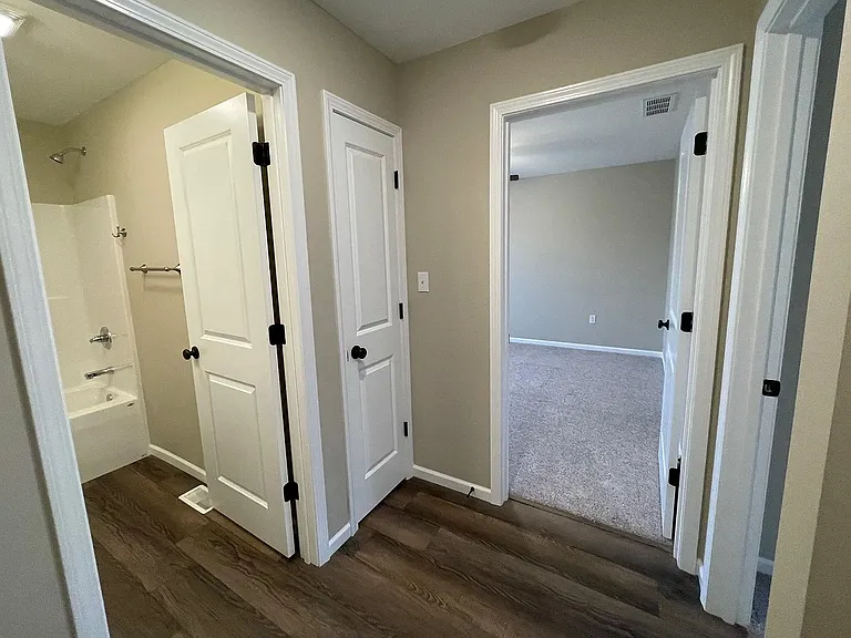 235 Bradford Ln — Photo 8