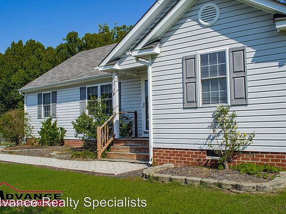 3rd image of 308 Lake Crest Ct
