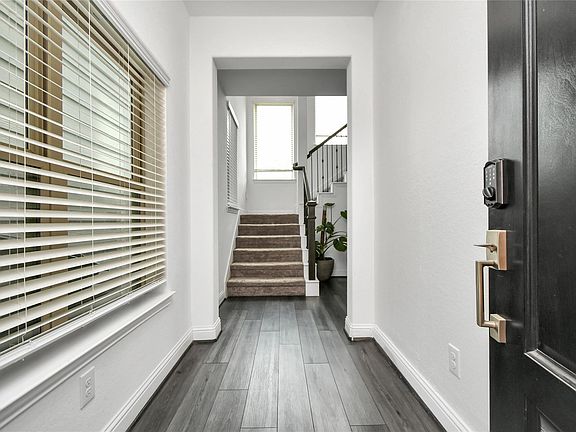 3rd image of 11012 Mikula Dr