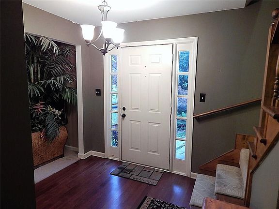 3rd image of 4701 Vineyard Ct SE