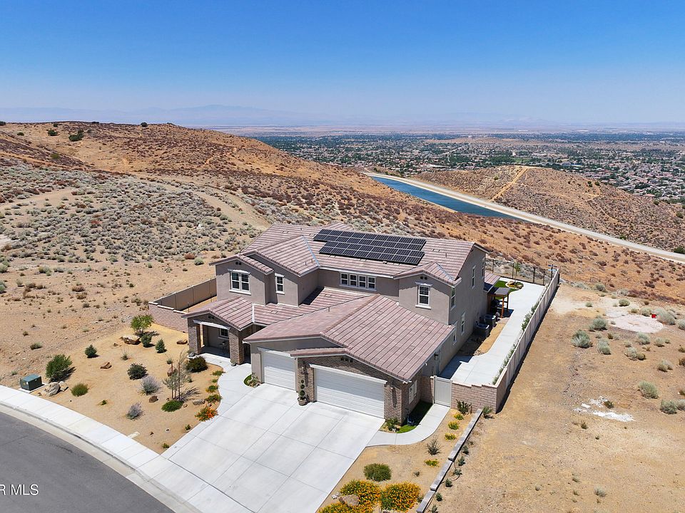 1st image of 39625 Yianni Ct