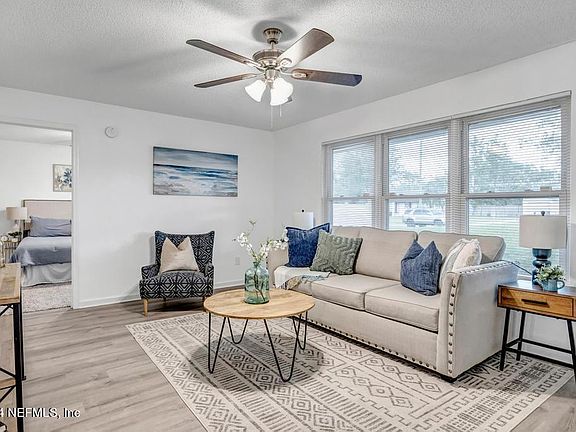 4th image of 7531 COLLINS Court