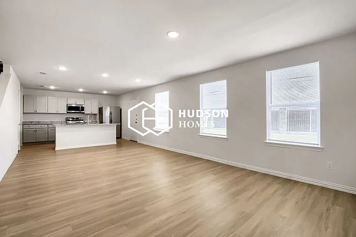 110 Goel St — Photo 2