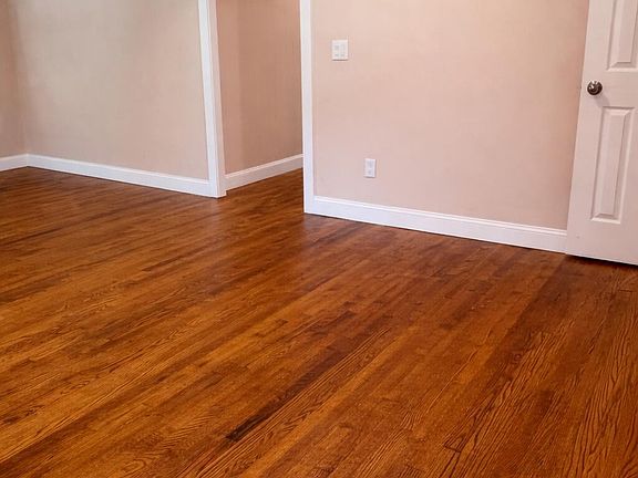 3rd image of 815 Clark St #1