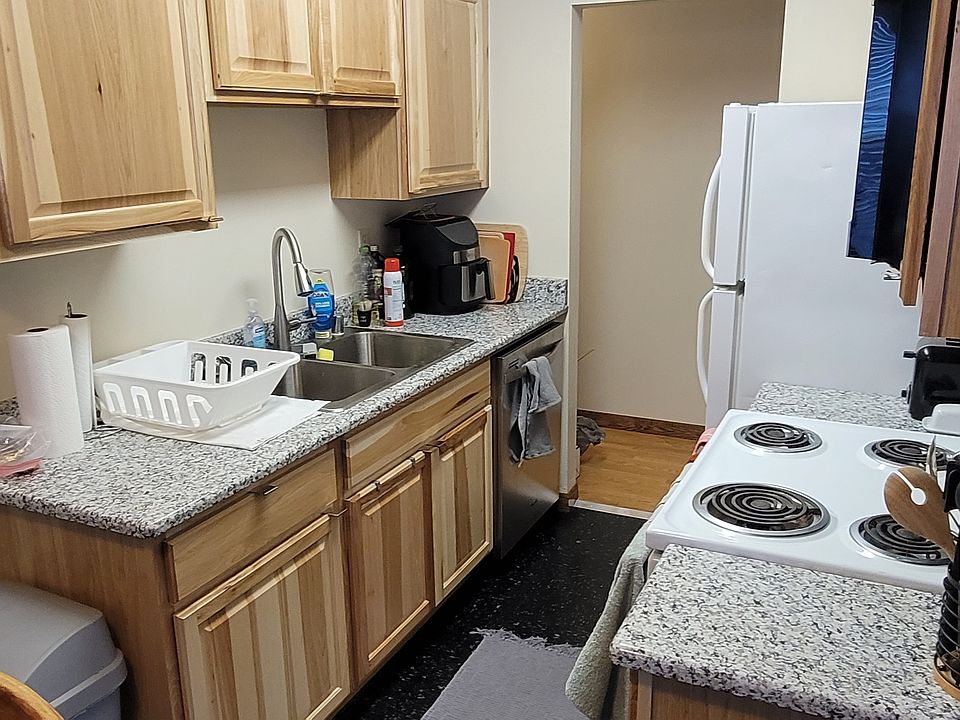 1st image of 3135 N Bartlett Ave #4