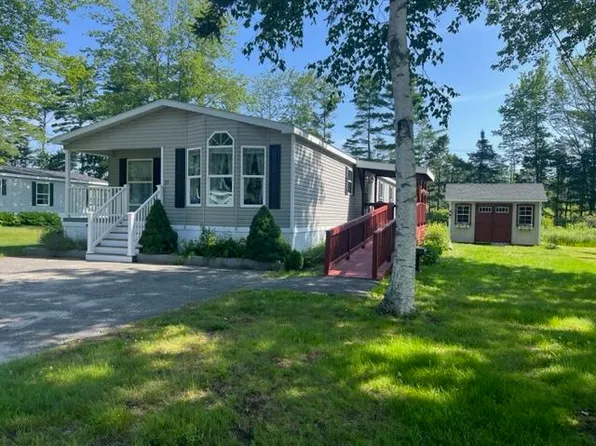 35 Marc Avenue, Topsham, ME 04086