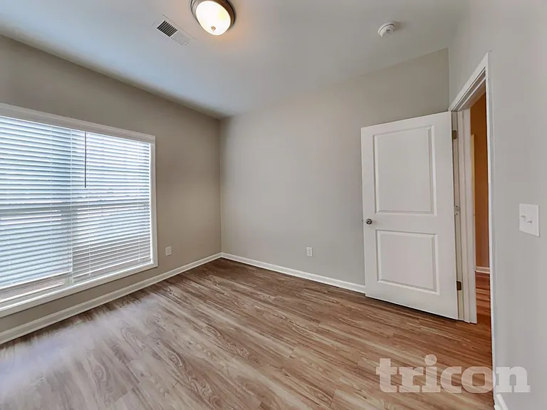 112 Oldham Way — Photo 14