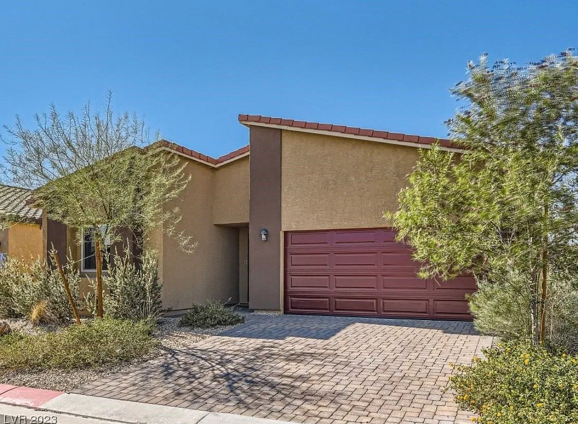 7917 Mazarine St — Photo 2