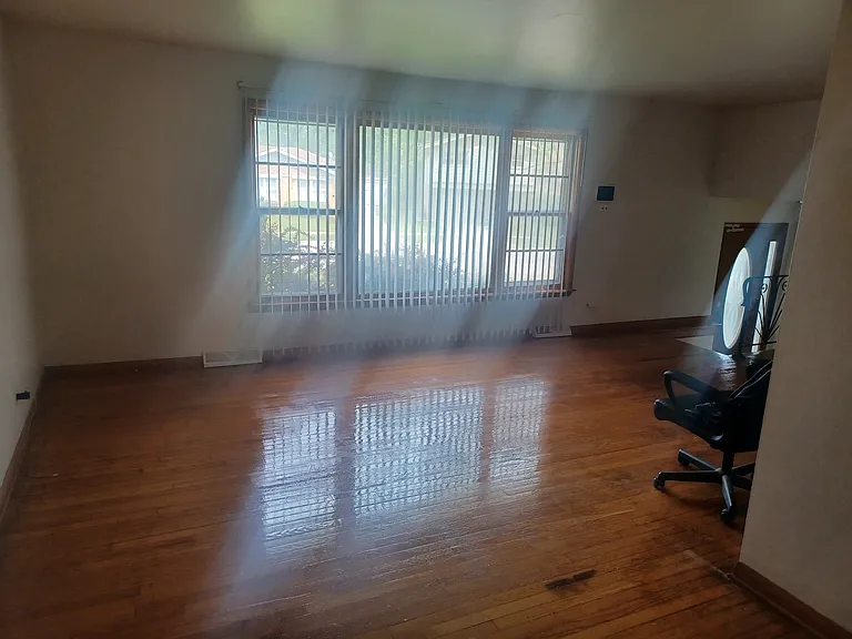13816 S Tracy Ave — Photo 12