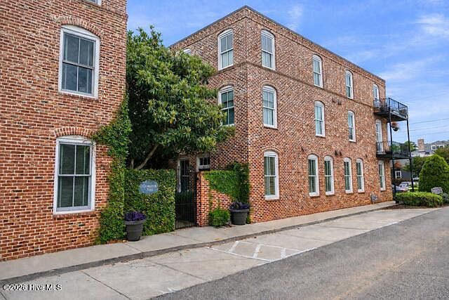 1st image of 450 Railroad Avenue #3a