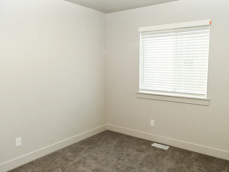 2814 W 450 N #3 — Photo 12