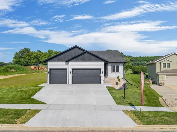 935 Hay Creek Trail, Reedsburg, WI 53959