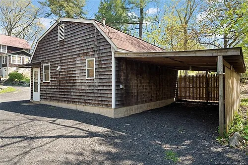585 Webbs Hill Rd Photo 1