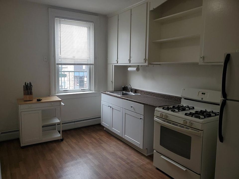Kitchen pic 1