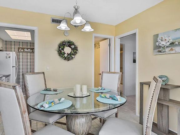 3rd image of 1255 Tarpon Center Dr #707