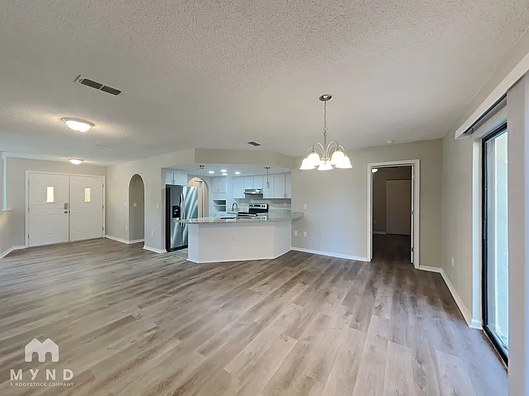 10327 Lansfield St — Photo 6