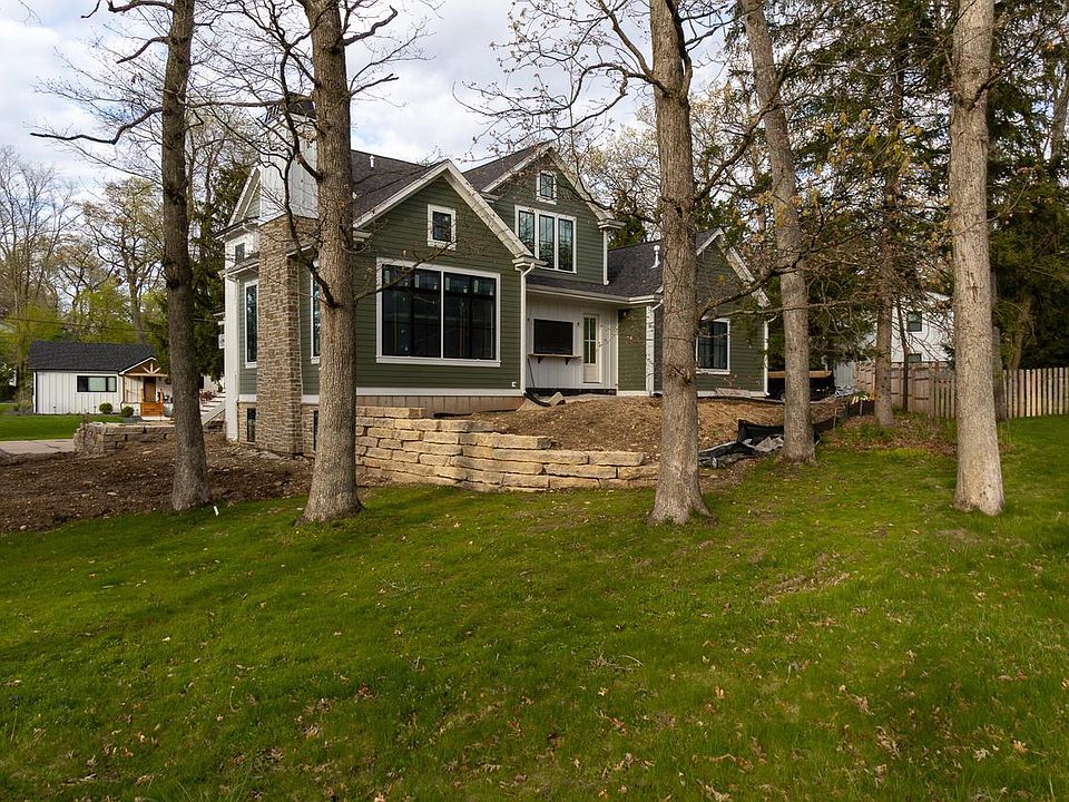 1st image of 327 Church DRIVE