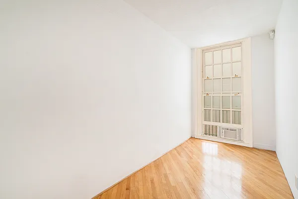 Sold by Compass | media 26