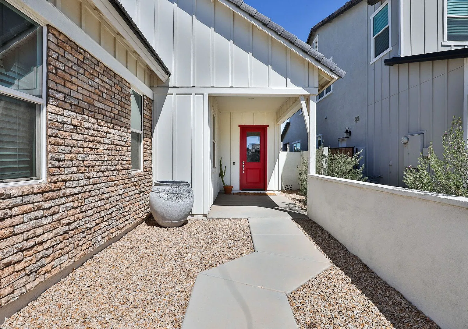 Beautifully Upgraded Queen Creek Home in Meridian | 3 Bedrooms, Spacious Backyard & Resort-Style ... — Photo 4