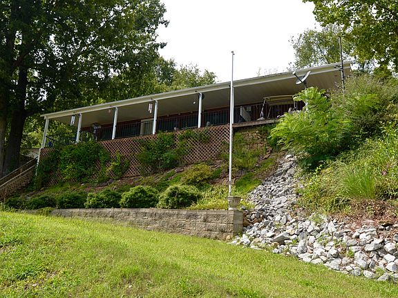 3rd image of 115 Mason Ln