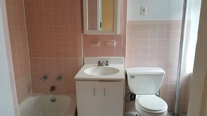 Rented by Realty Queens LLC | media 10