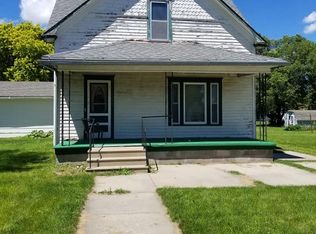 302 4th St, Geddes, SD 57342