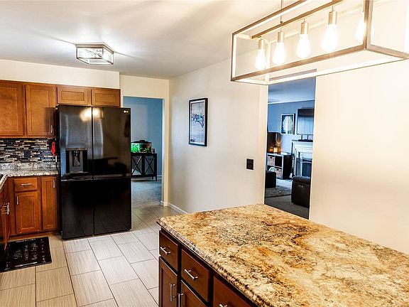 5th image of 4933 High Crest Ct