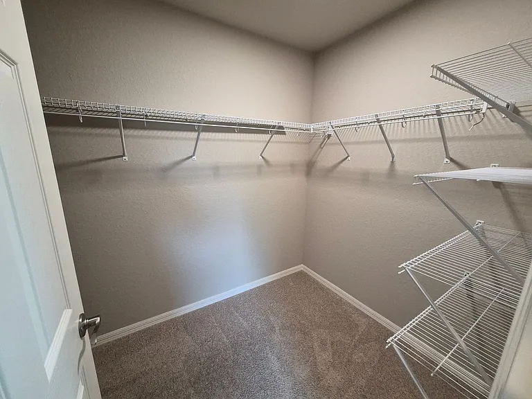 615 Bentley North Dr — Photo 17