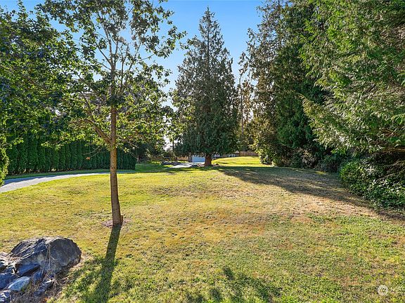 4th image of 1526 Lake Drive