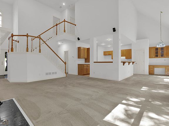 3rd image of 3760 Colonial Trl SW