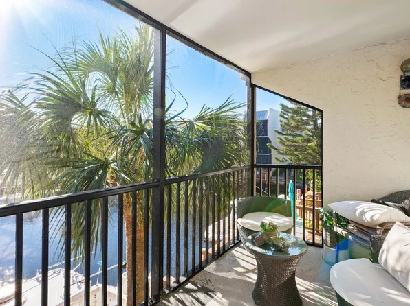 10 Royal Palm Way Unit 202, Boca Raton, FL 33432