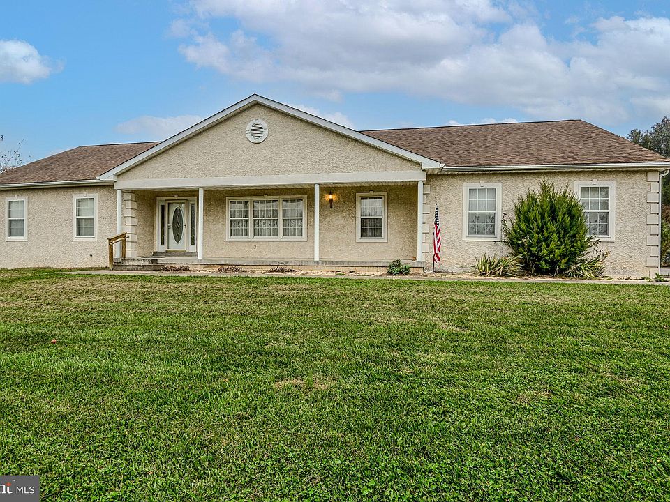 1st image of 112 Saddle Dr
